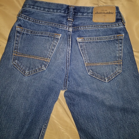 Boys size 10 Abercrombie Jean's - Picture 6 of 6